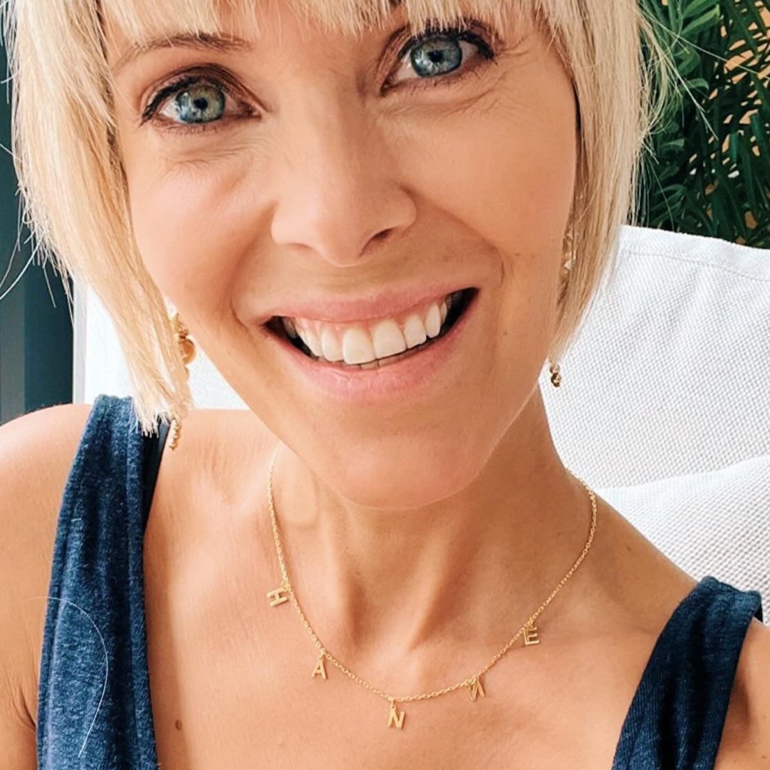 Minimalistische naamketting zonder steentjes, met losse letters of initialen.