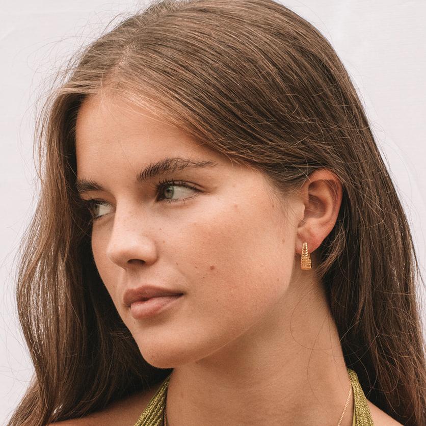 design oorbel met rooster detail sterling zilver