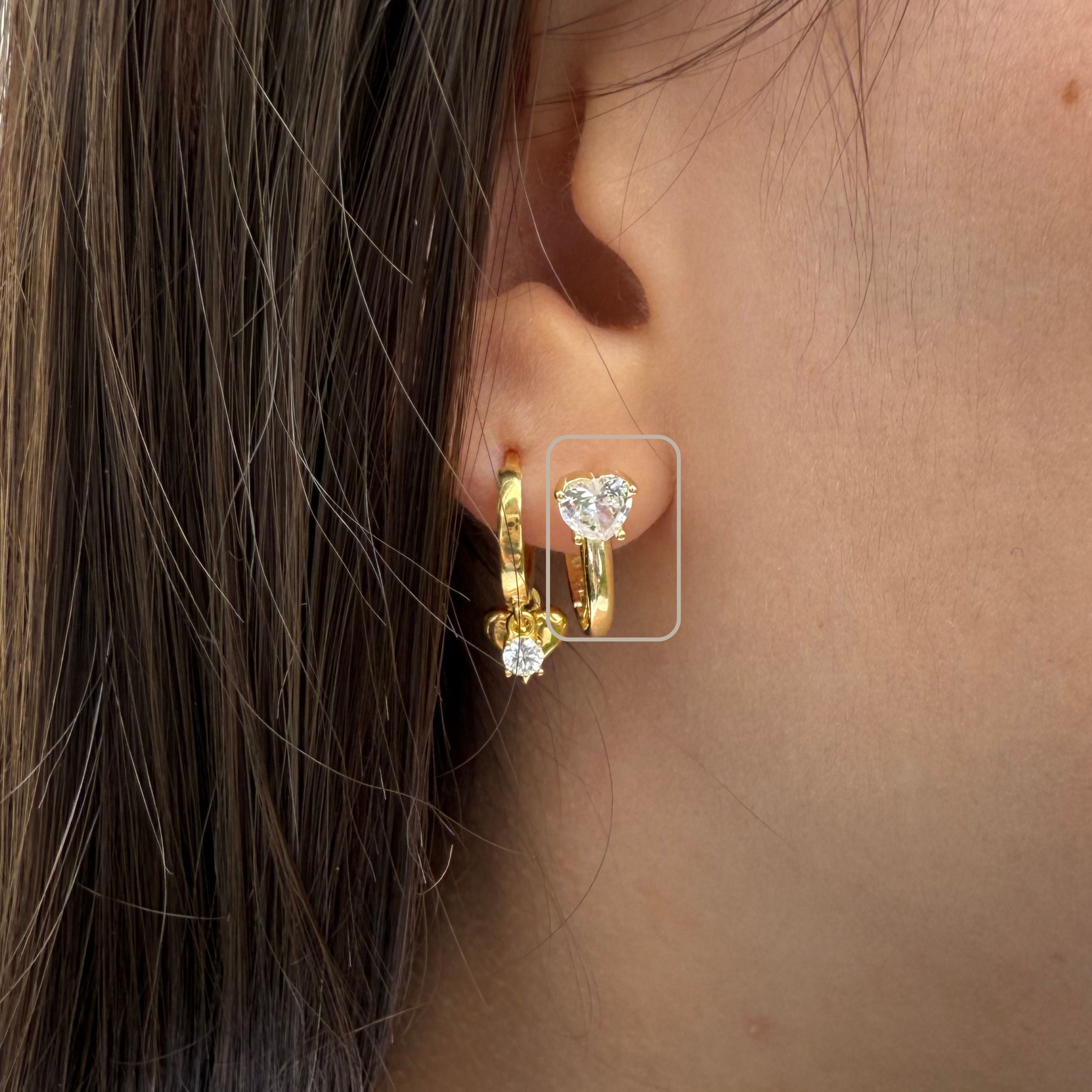 Gouden oorbel met hartvormige steen, 925 sterling zilver