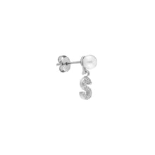 Afbeelding in Gallery-weergave laden, Initiaal oorbel parel stud-Emiza Jewellery
