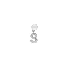 Afbeelding in Gallery-weergave laden, Initiaal oorbel parel stud-Emiza Jewellery
