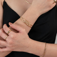 Afbeelding in Gallery-weergave laden, Naam armband drukletters steentjes - emiza jewellery
