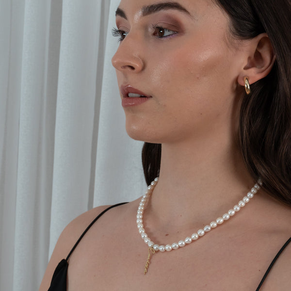 Naamketting handschrift met parels verticaal - emiza jewellery