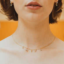 Afbeelding in Gallery-weergave laden, Naamketting met steentjes -  Emiza jewellery
