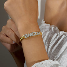 Afbeelding in Gallery-weergave laden, Naam armband drukletters steentjes - emiza jewellery
